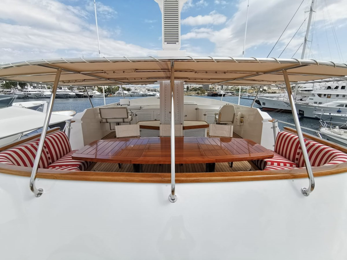 https://arconyachts.ams3.digitaloceanspaces.com/68114/conversions/large_2985647-optimize.jpg