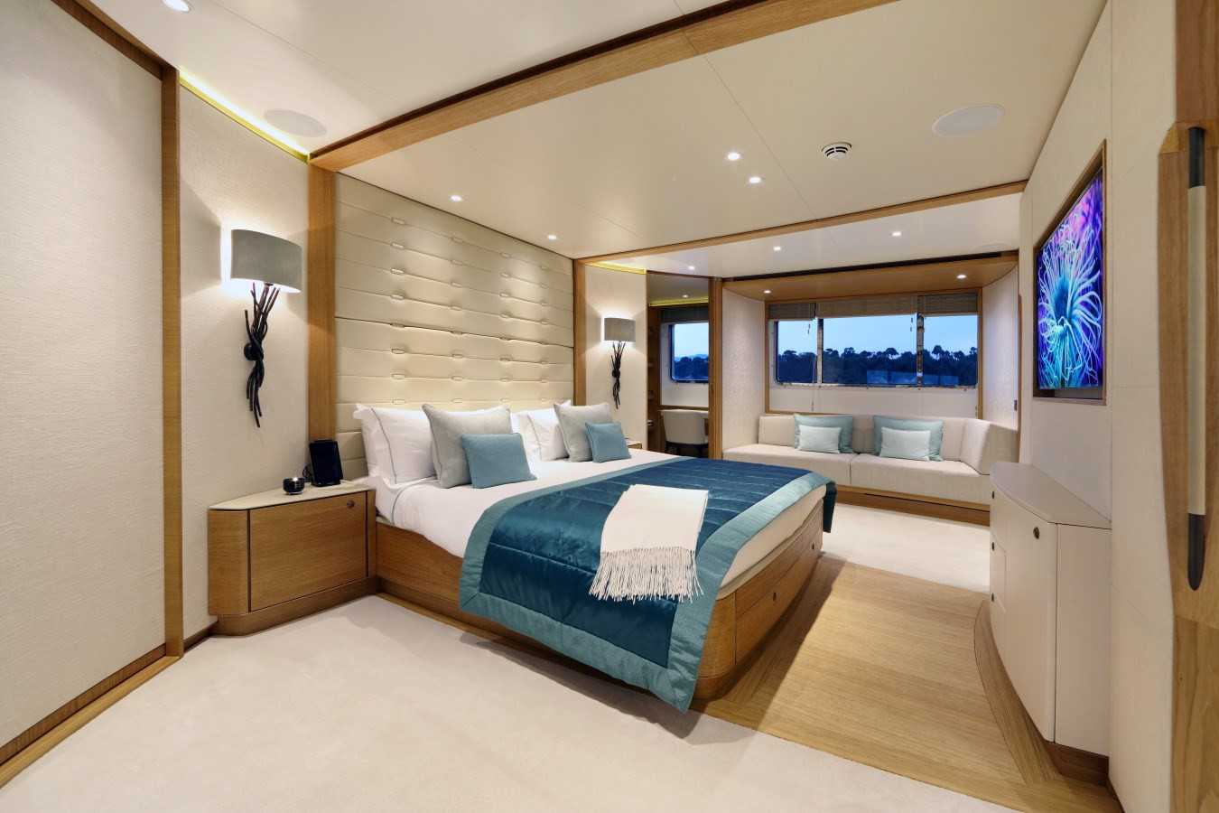 https://arconyachts.ams3.digitaloceanspaces.com/68223/conversions/large_4845065-optimize.jpg