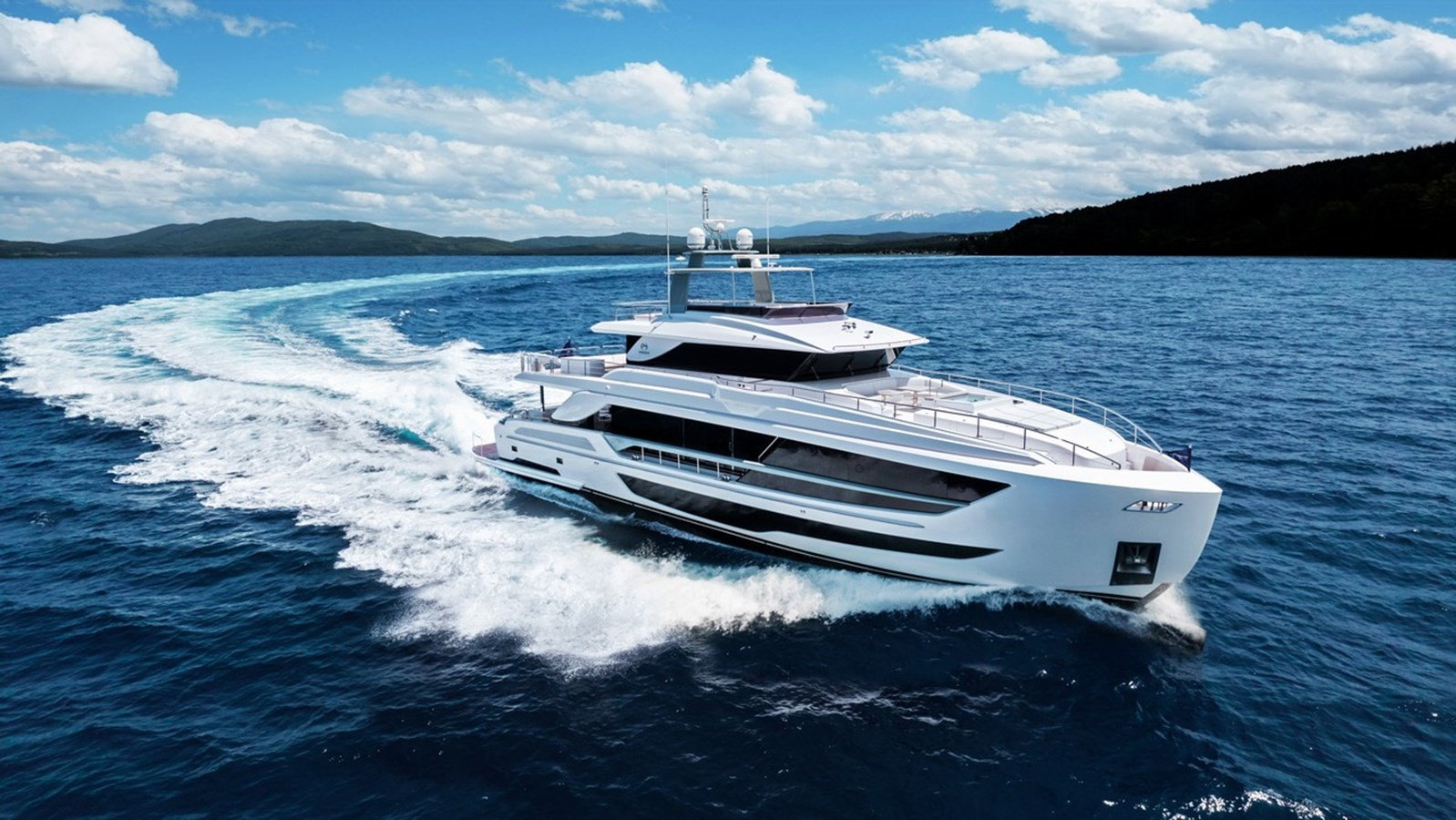 https://arconyachts.ams3.digitaloceanspaces.com/68232/conversions/large_3849445-optimize.jpg