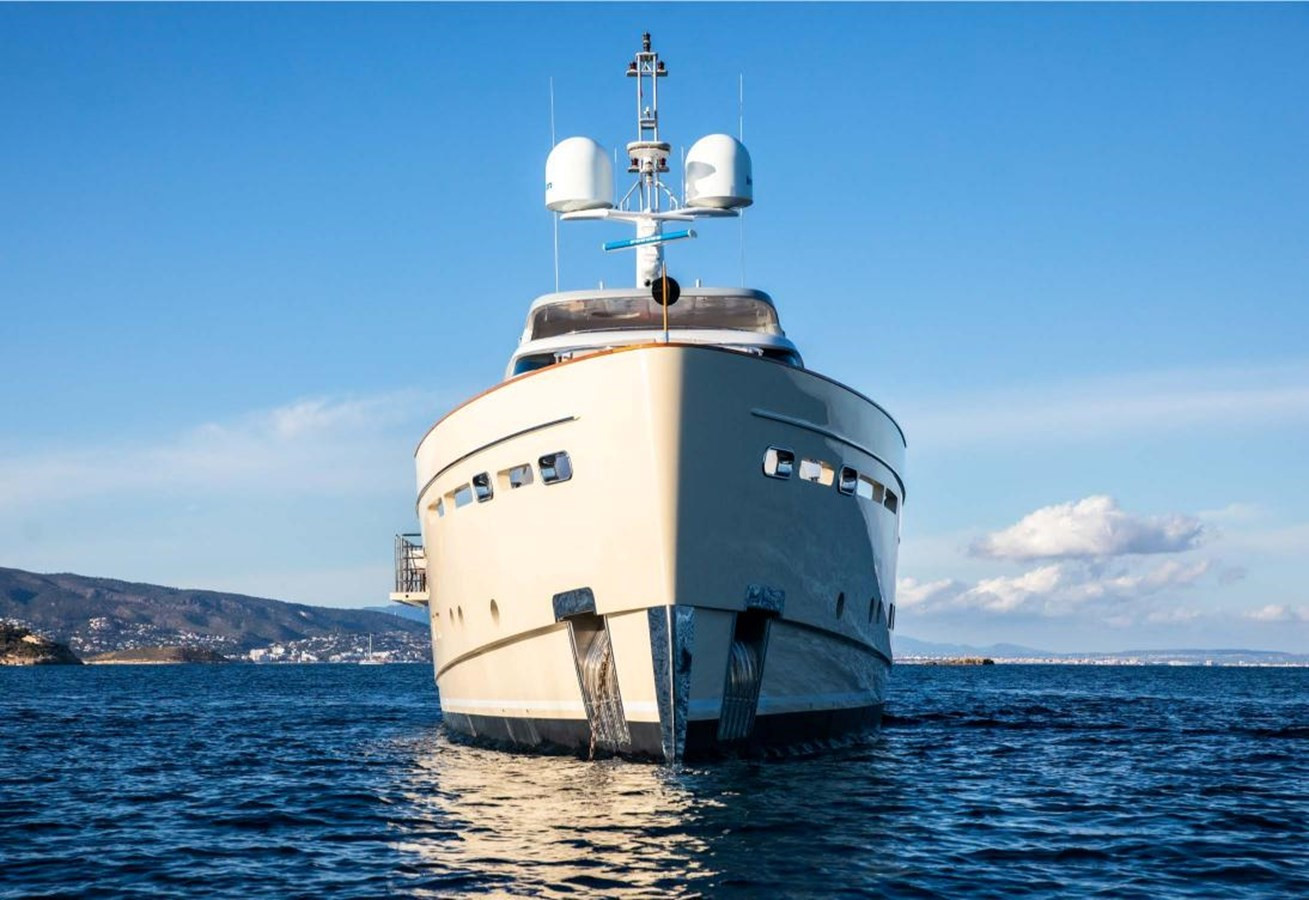 https://arconyachts.ams3.digitaloceanspaces.com/68268/conversions/large_4841038-optimize.jpg
