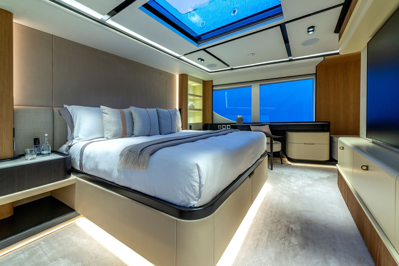 https://arconyachts.ams3.digitaloceanspaces.com/68373/conversions/large_4122955-optimize.jpg