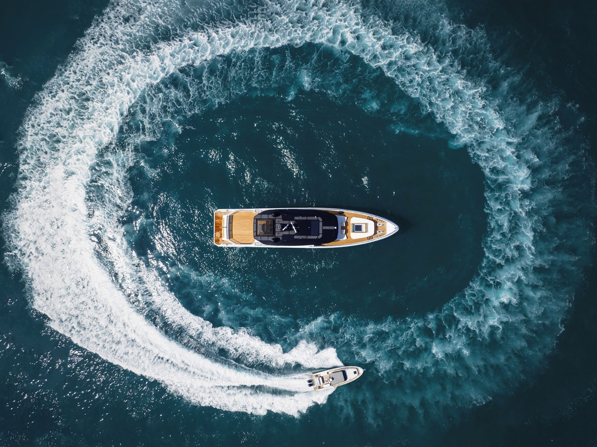 https://arconyachts.ams3.digitaloceanspaces.com/68414/conversions/large_4122969-optimize.jpg