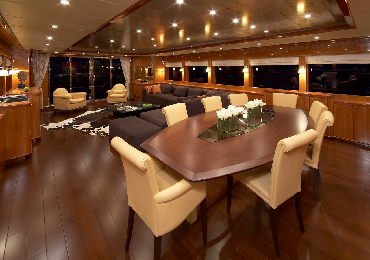 https://arconyachts.ams3.digitaloceanspaces.com/68466/conversions/large_4558031-optimize.jpg
