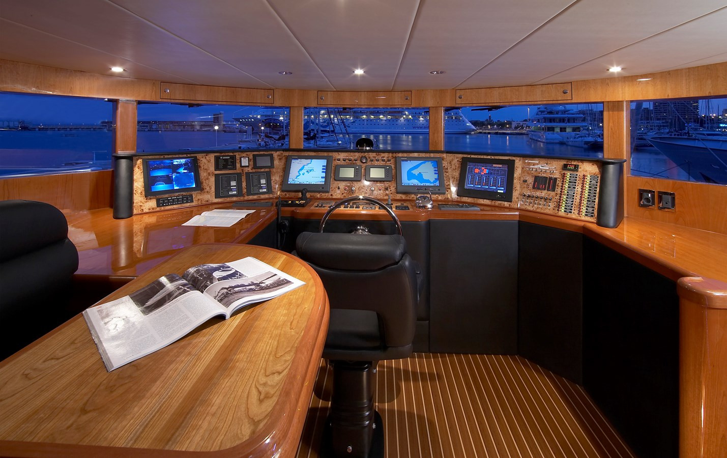 https://arconyachts.ams3.digitaloceanspaces.com/68475/conversions/large_4558034-optimize.jpg