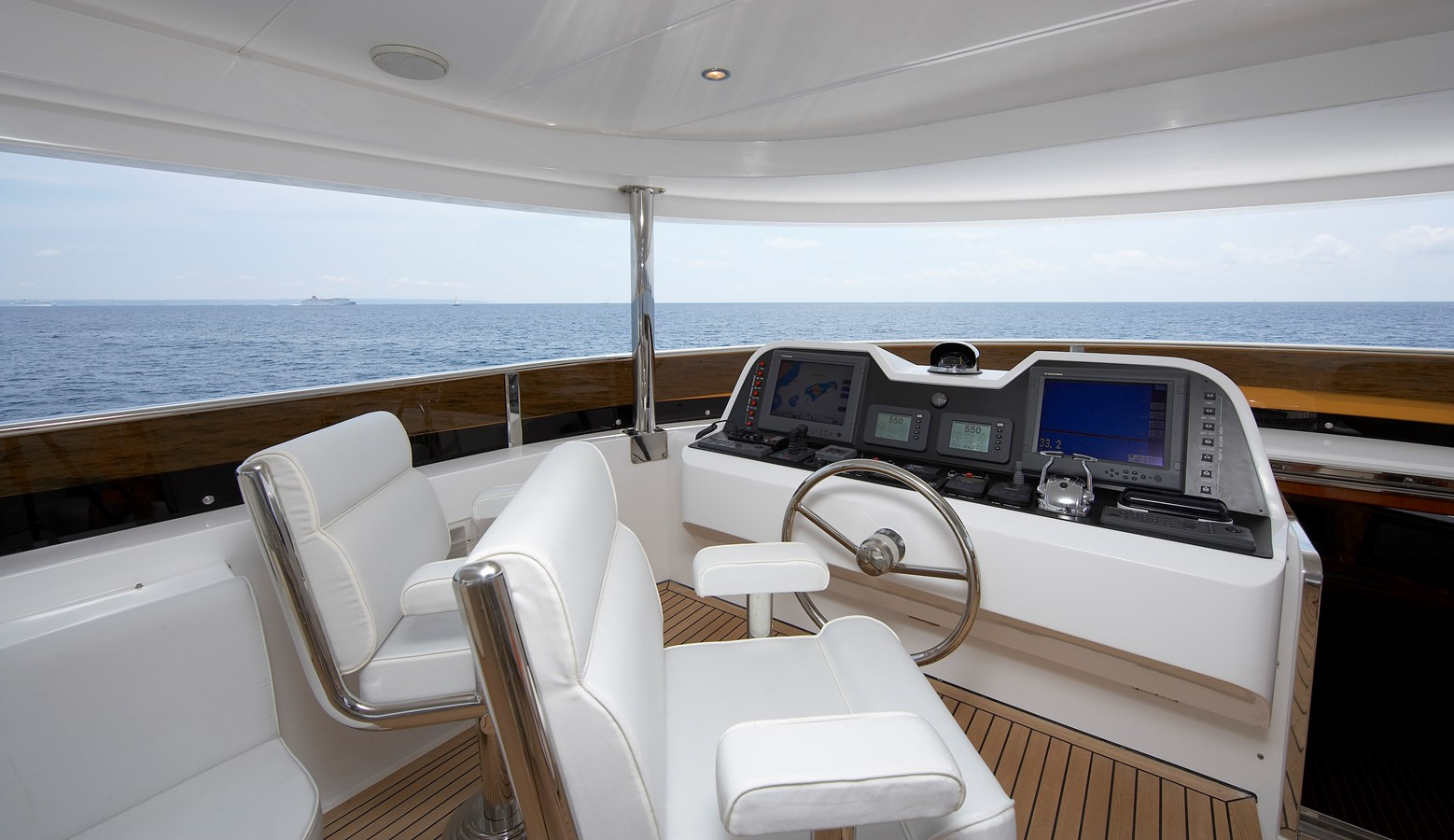 https://arconyachts.ams3.digitaloceanspaces.com/68486/conversions/large_4558039-optimize.jpg