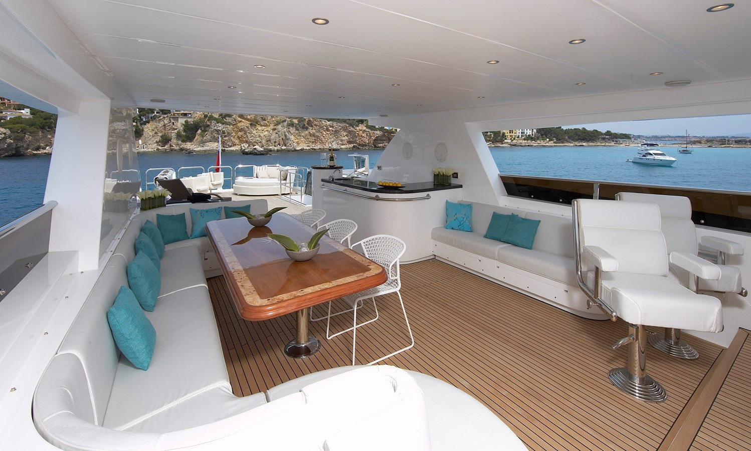 https://arconyachts.ams3.digitaloceanspaces.com/68489/conversions/large_4558040-optimize.jpg