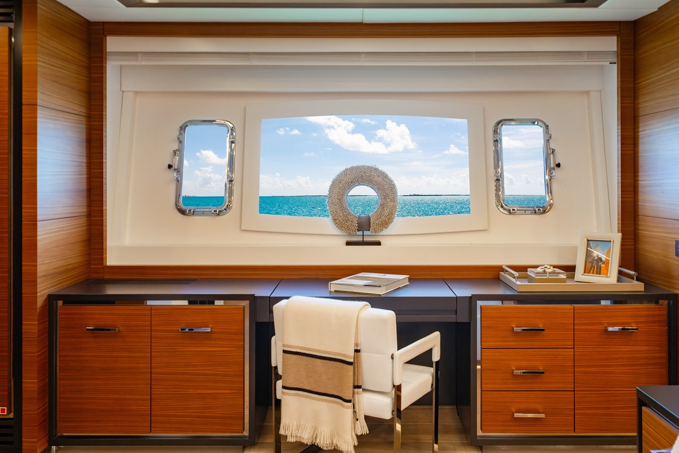 https://arconyachts.ams3.digitaloceanspaces.com/68532/conversions/large_4666078-optimize.jpg