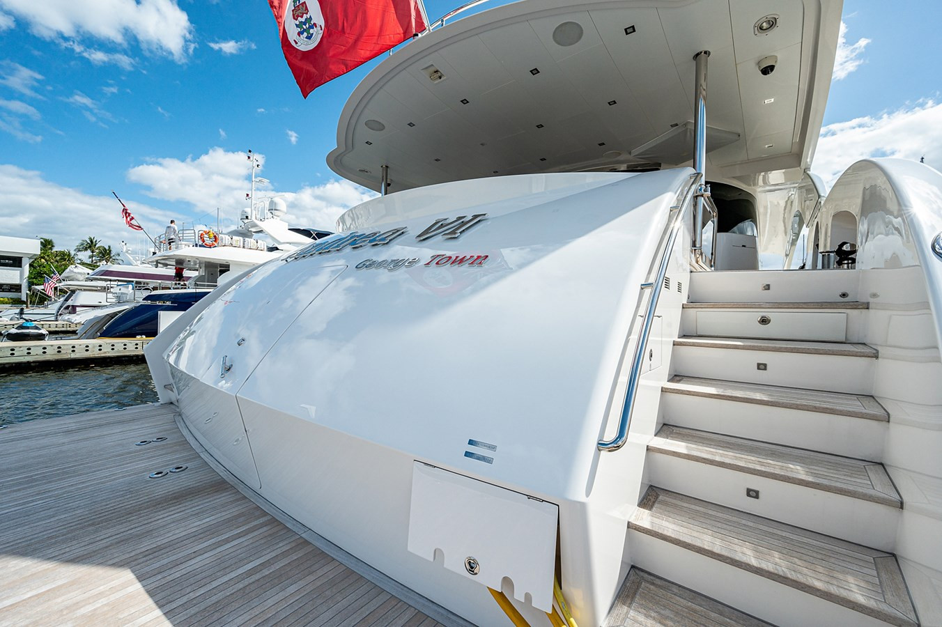 https://arconyachts.ams3.digitaloceanspaces.com/68592/conversions/large_4542226-optimize.jpg