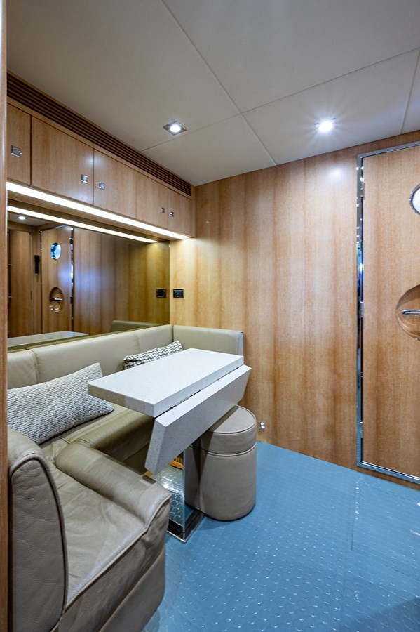 https://arconyachts.ams3.digitaloceanspaces.com/68609/conversions/large_4542232-optimize.jpg