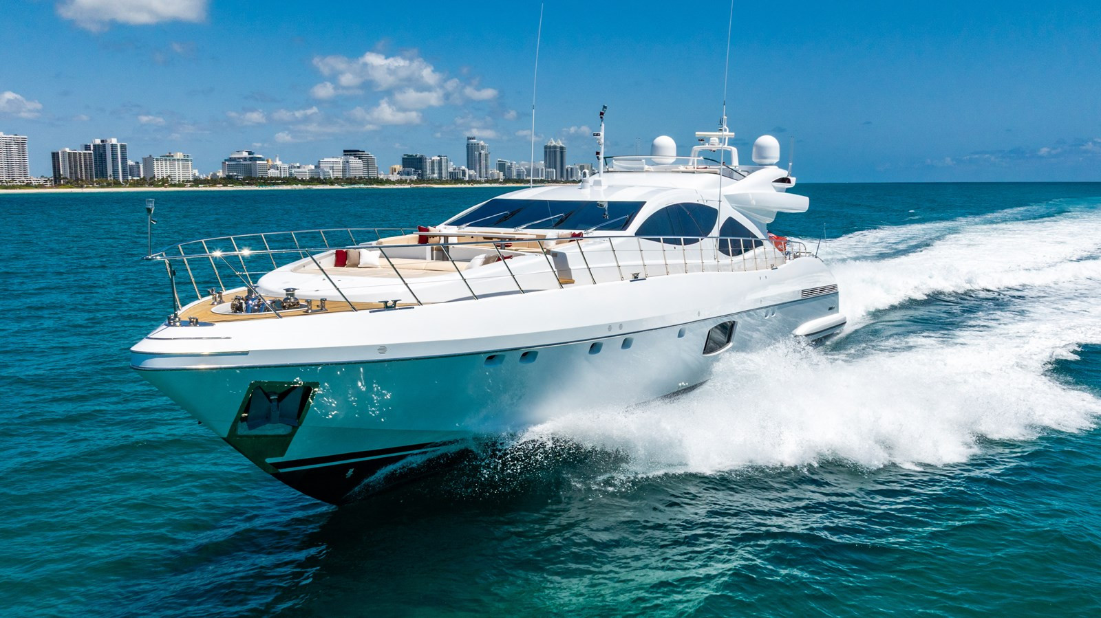 https://arconyachts.ams3.digitaloceanspaces.com/68618/conversions/large_4666087-optimize.jpg