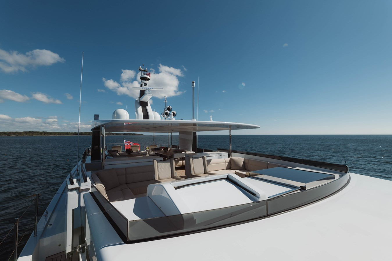 https://arconyachts.ams3.digitaloceanspaces.com/68652/conversions/large_4845254-optimize.jpg