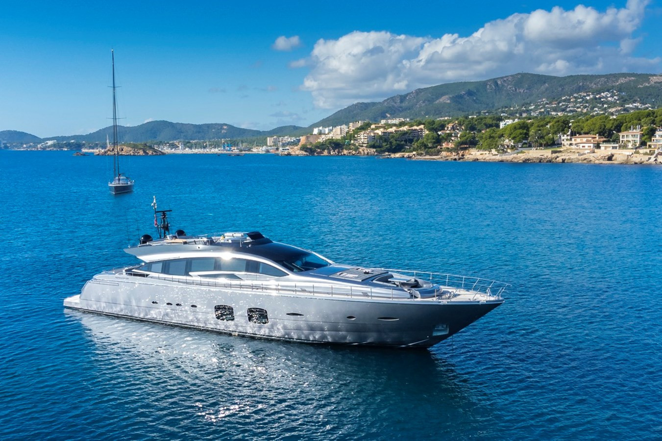 https://arconyachts.ams3.digitaloceanspaces.com/68761/conversions/large_4719717-optimize.jpg