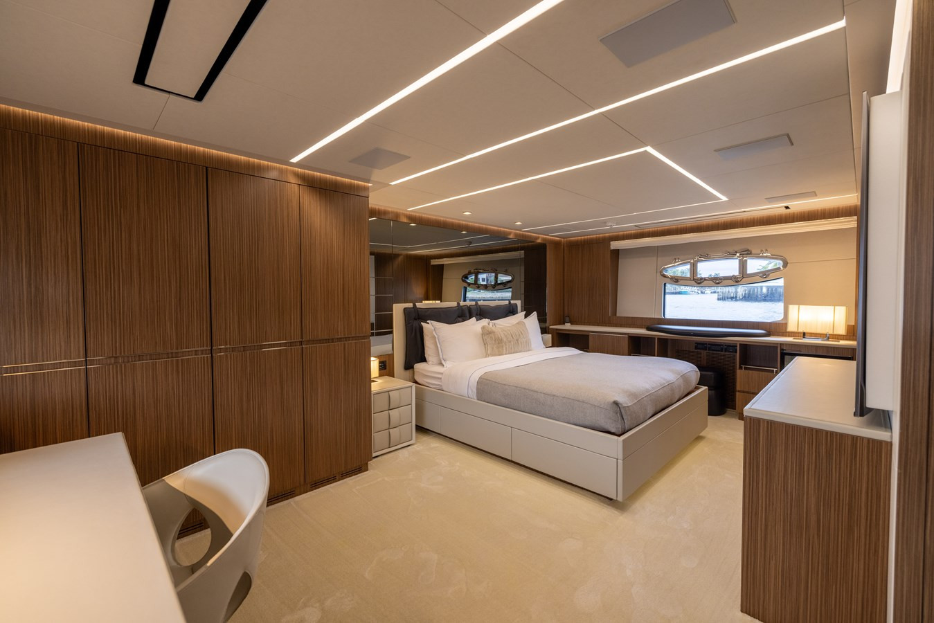 https://arconyachts.ams3.digitaloceanspaces.com/68791/conversions/large_4557326-optimize.jpg