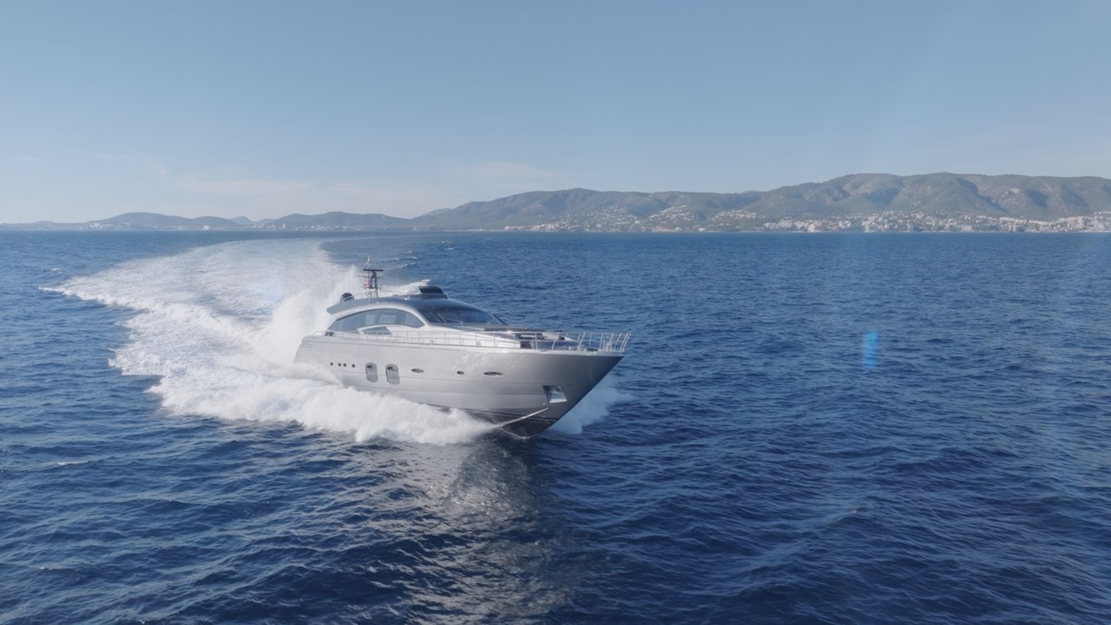 https://arconyachts.ams3.digitaloceanspaces.com/68799/conversions/large_4719731-optimize.jpg