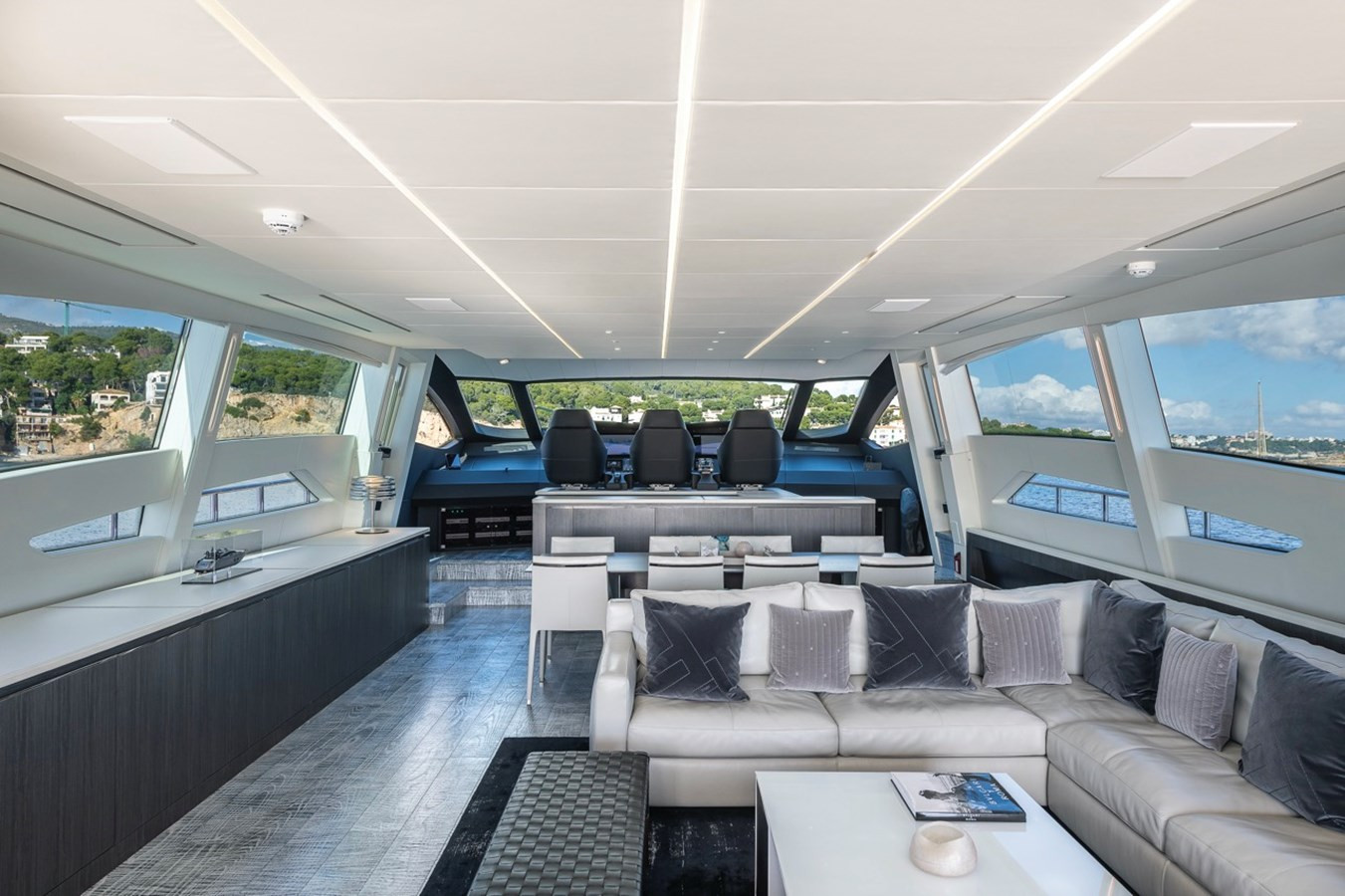 https://arconyachts.ams3.digitaloceanspaces.com/68818/conversions/large_4719742-optimize.jpg