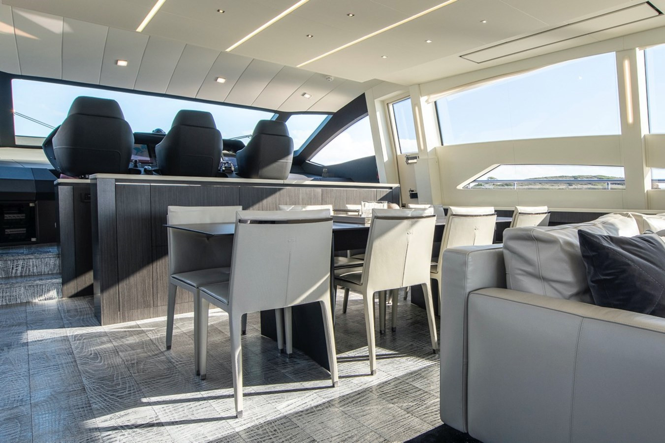 https://arconyachts.ams3.digitaloceanspaces.com/68840/conversions/large_4719745-optimize.jpg