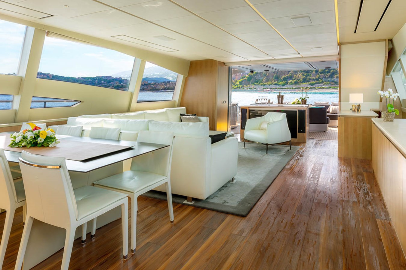 https://arconyachts.ams3.digitaloceanspaces.com/68901/conversions/large_3304655-optimize.jpg