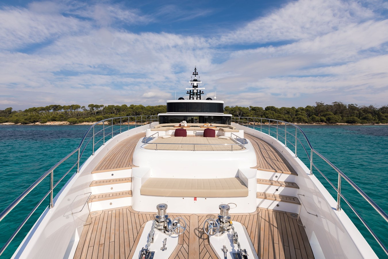 https://arconyachts.ams3.digitaloceanspaces.com/68906/conversions/large_4124210-optimize.jpg