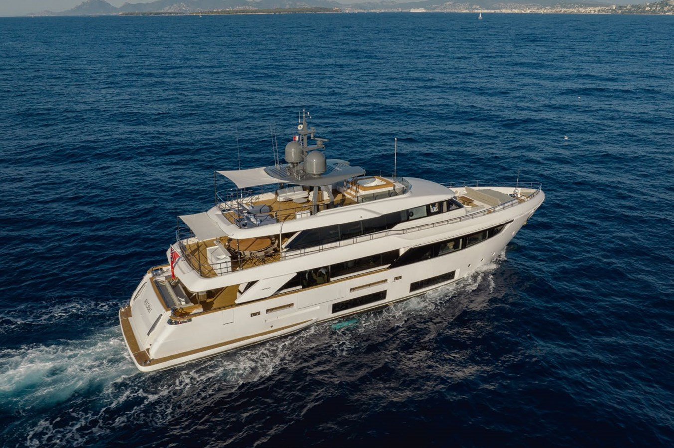 https://arconyachts.ams3.digitaloceanspaces.com/68933/conversions/large_4471170-optimize.jpg