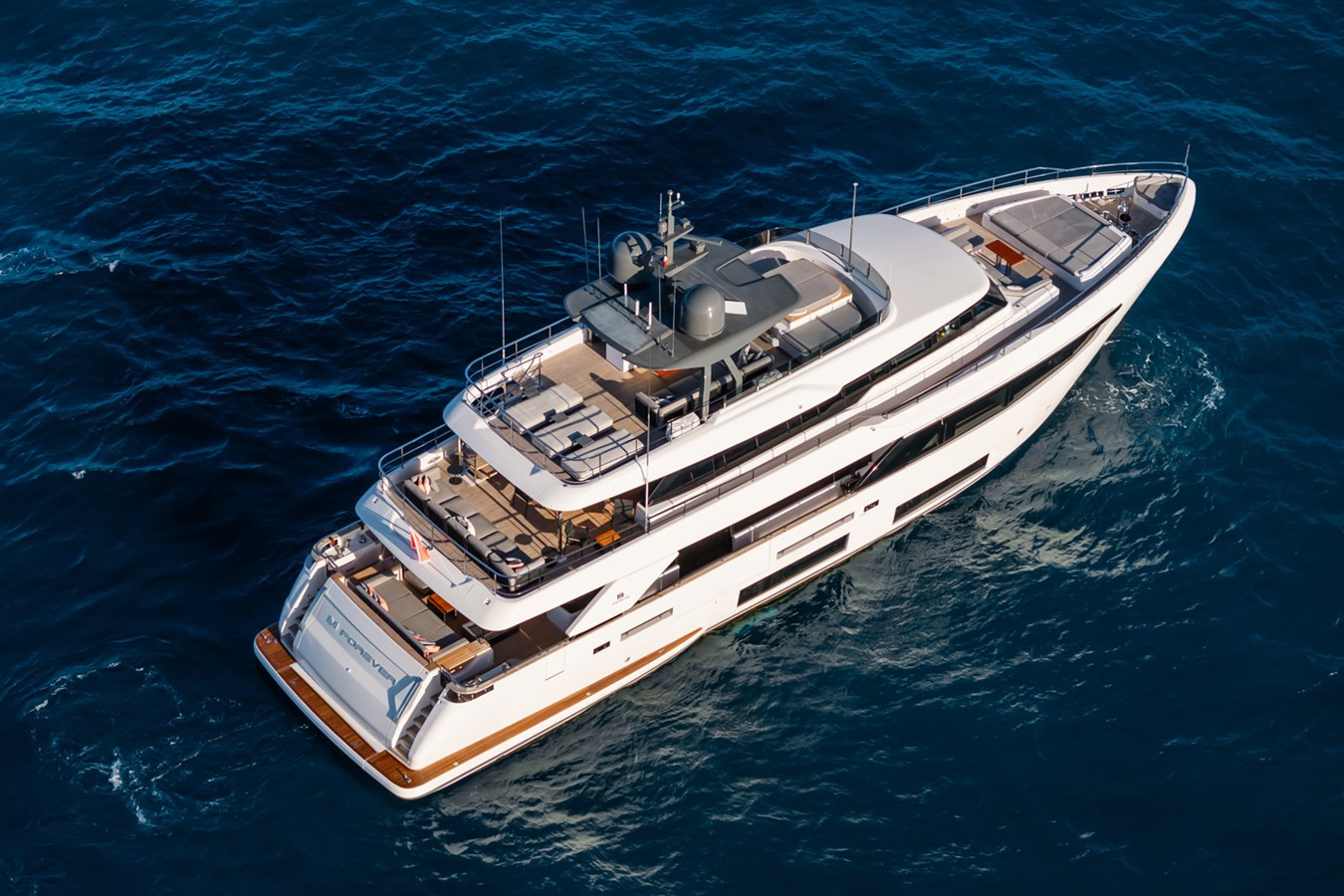 https://arconyachts.ams3.digitaloceanspaces.com/69006/conversions/large_4722821-optimize.jpg