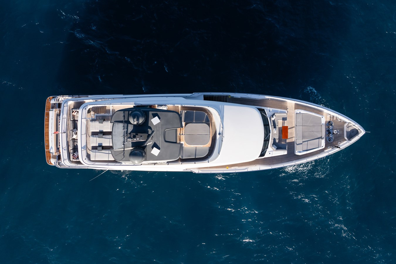 https://arconyachts.ams3.digitaloceanspaces.com/69015/conversions/large_4722825-optimize.jpg