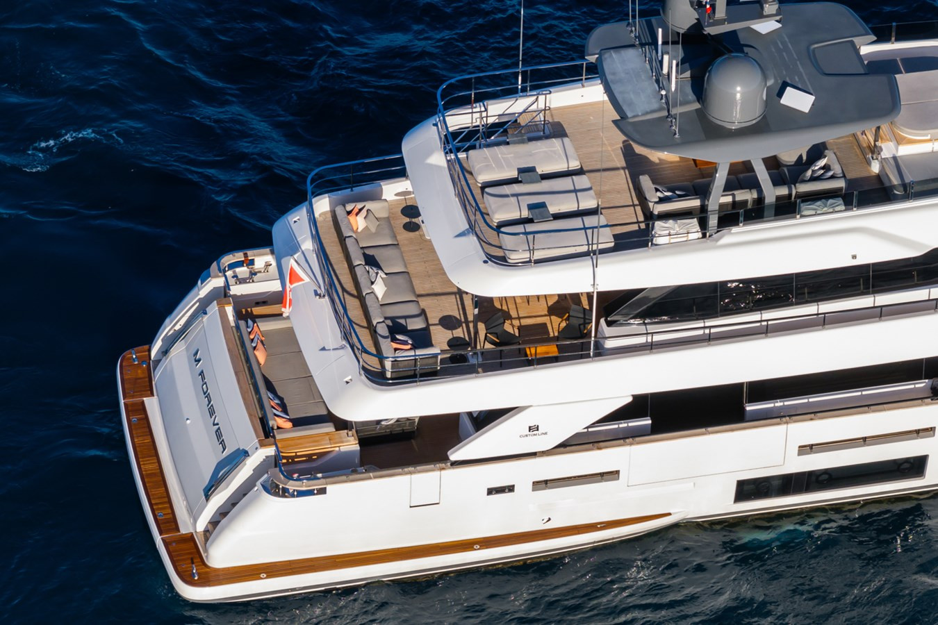 https://arconyachts.ams3.digitaloceanspaces.com/69021/conversions/large_4722855-optimize.jpg