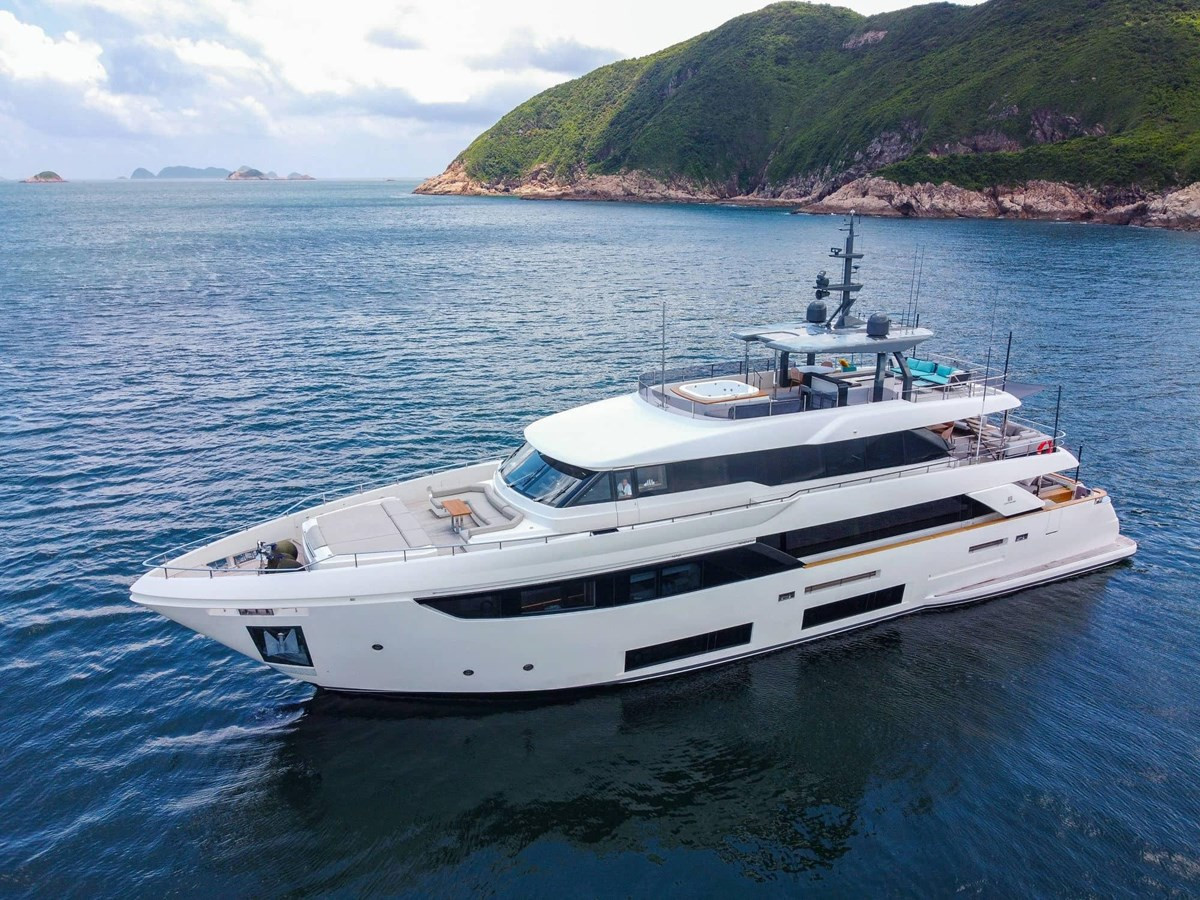https://arconyachts.ams3.digitaloceanspaces.com/69166/conversions/large_4696993-optimize.jpg