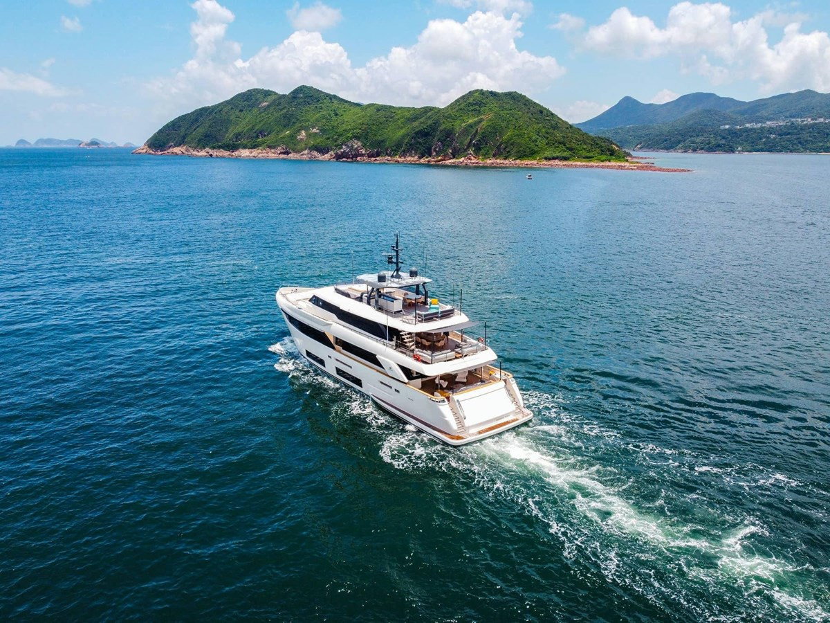 https://arconyachts.ams3.digitaloceanspaces.com/69169/conversions/large_4696994-optimize.jpg