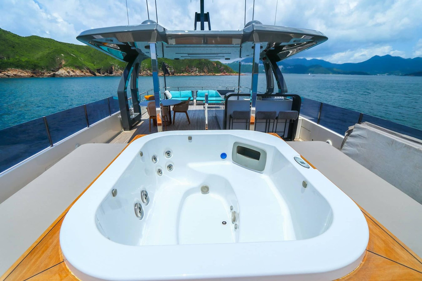 https://arconyachts.ams3.digitaloceanspaces.com/69283/conversions/large_4697038-optimize.jpg