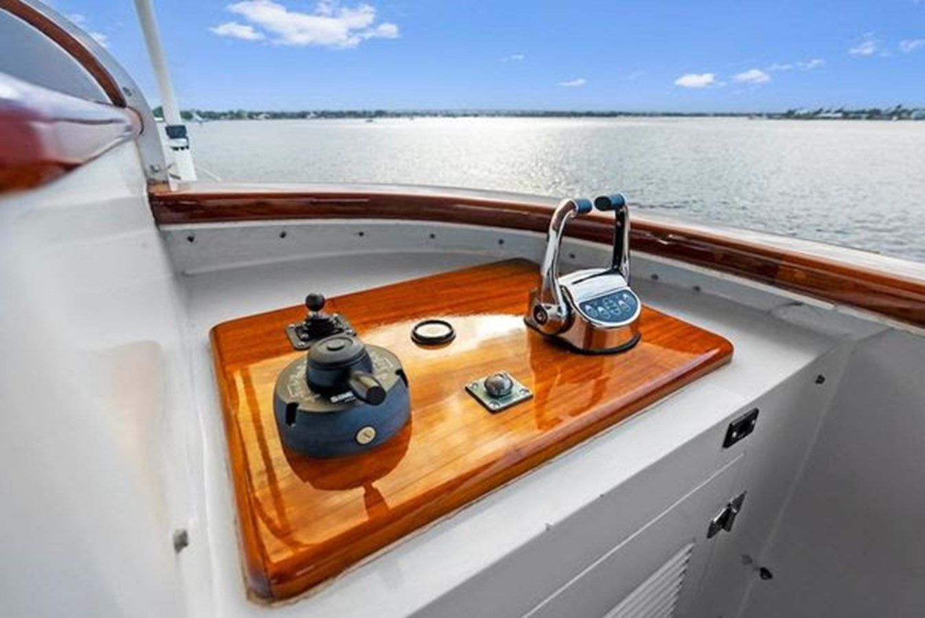 https://arconyachts.ams3.digitaloceanspaces.com/69429/conversions/large_4579669-optimize.jpg