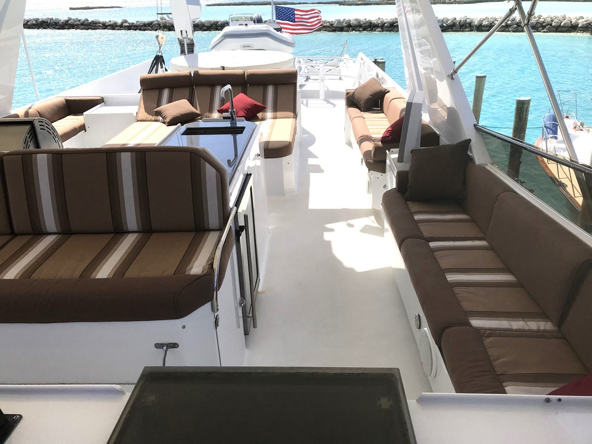 https://arconyachts.ams3.digitaloceanspaces.com/69480/conversions/large_4270099-optimize.jpg