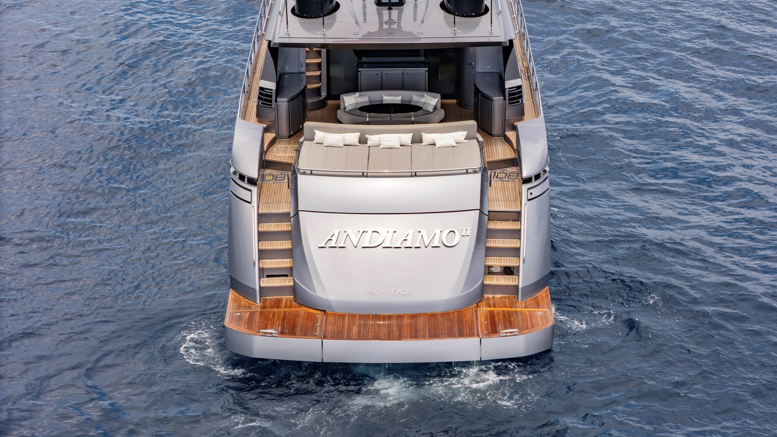 https://arconyachts.ams3.digitaloceanspaces.com/69489/conversions/large_4695727-optimize.jpg