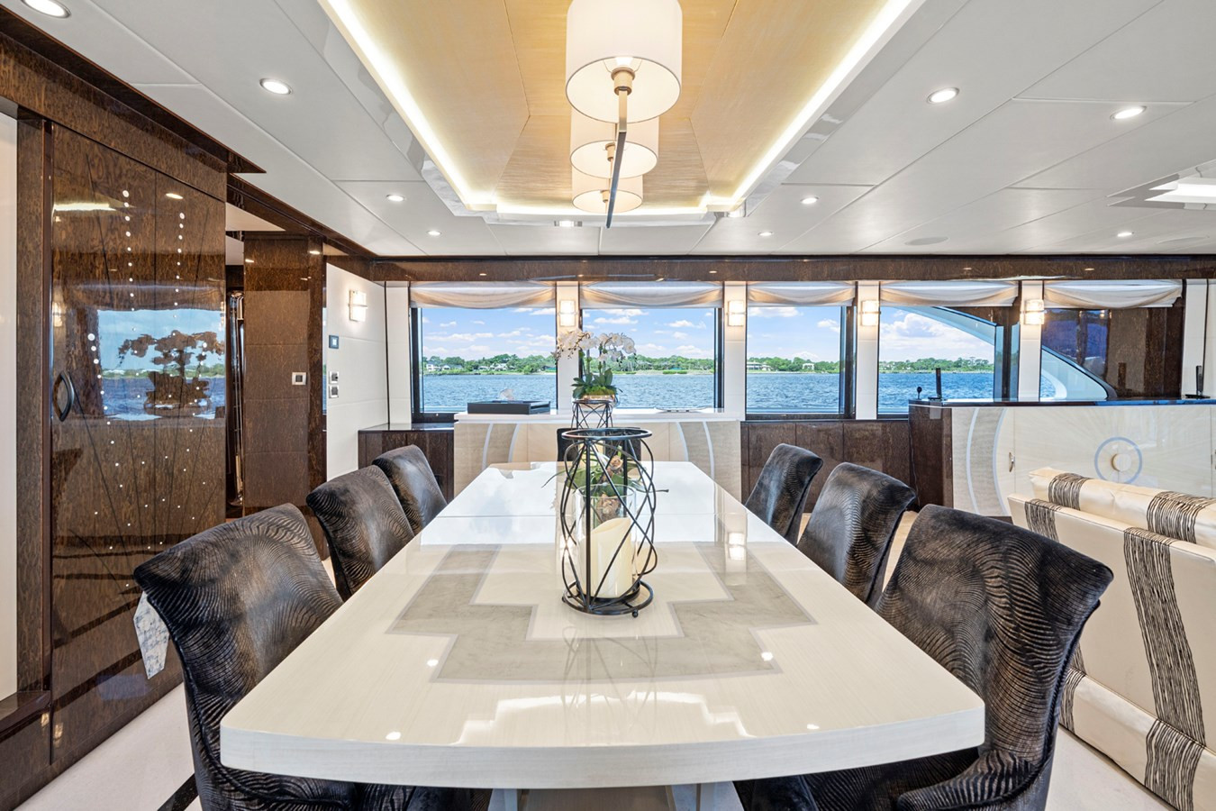 https://arconyachts.ams3.digitaloceanspaces.com/69535/conversions/large_4721444-optimize.jpg