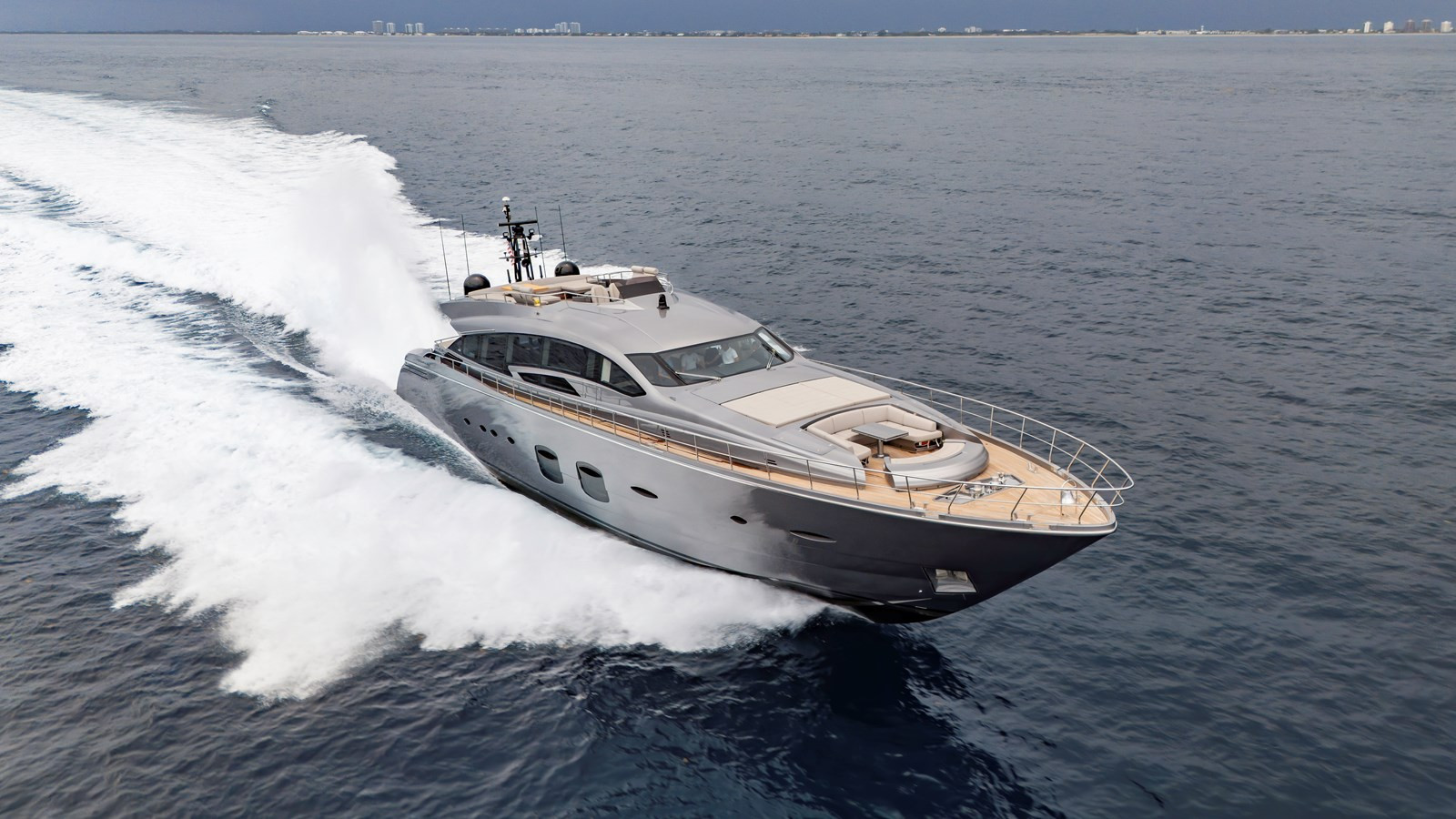 https://arconyachts.ams3.digitaloceanspaces.com/69546/conversions/large_4695740-optimize.jpg