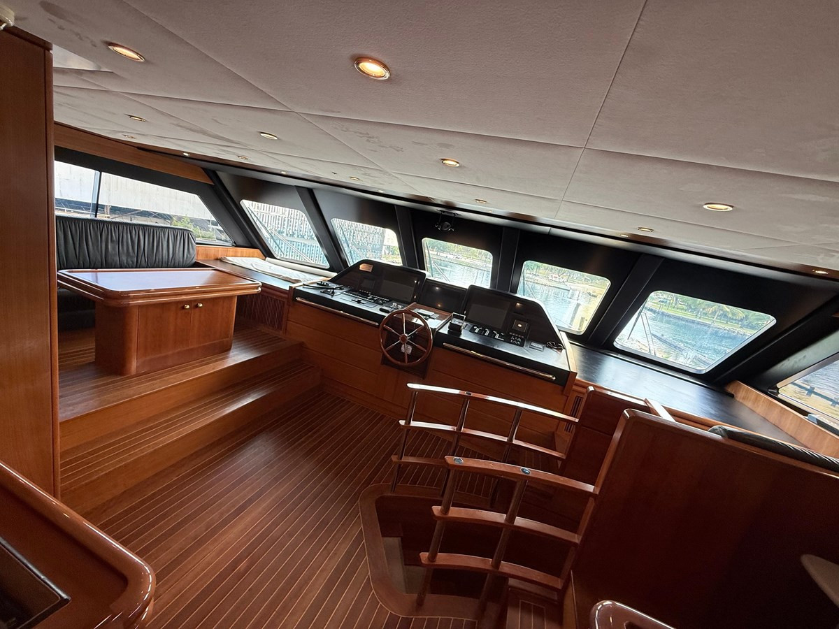 https://arconyachts.ams3.digitaloceanspaces.com/69602/conversions/large_4739455-optimize.jpg