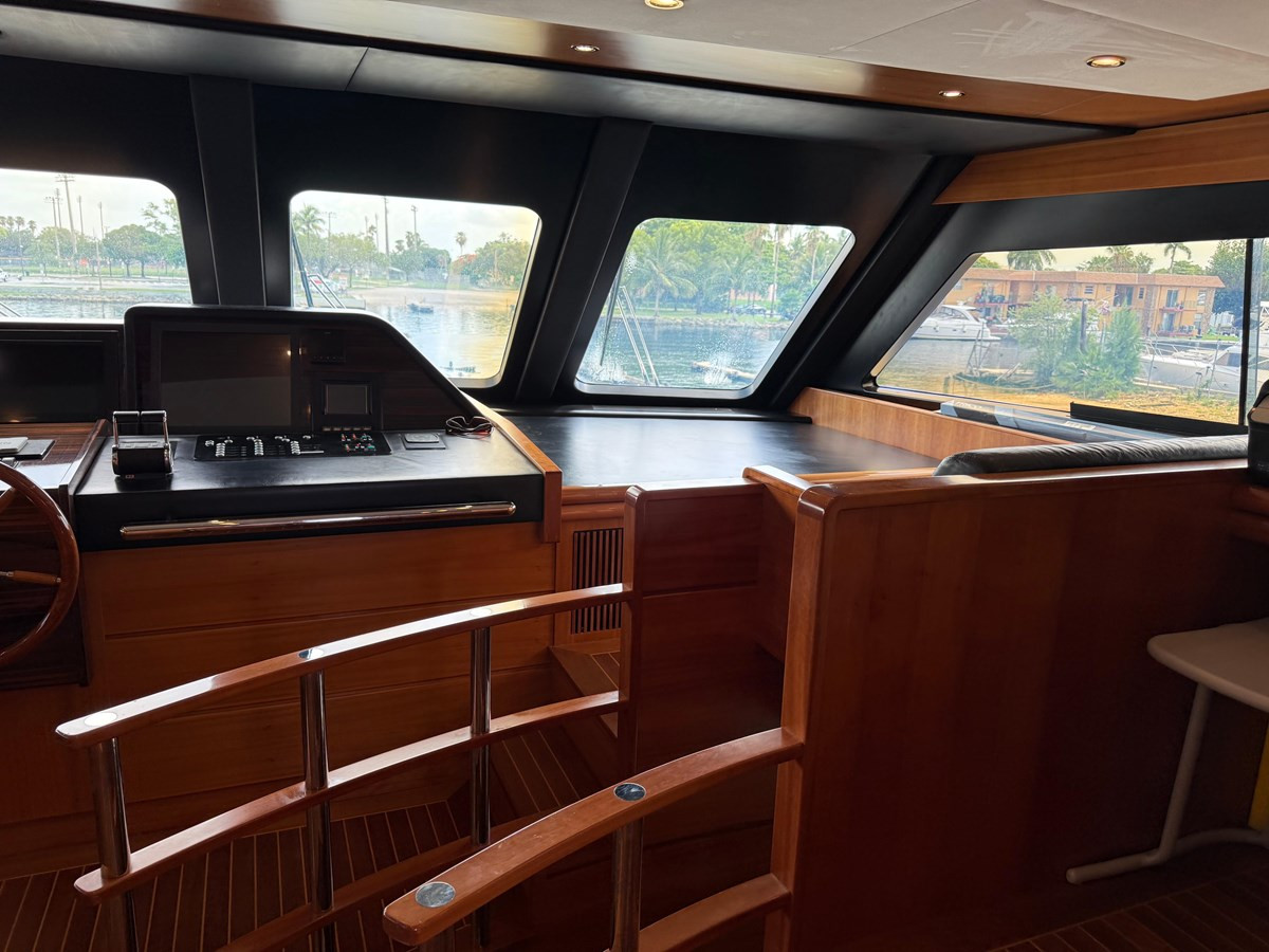 https://arconyachts.ams3.digitaloceanspaces.com/69608/conversions/large_4739457-optimize.jpg