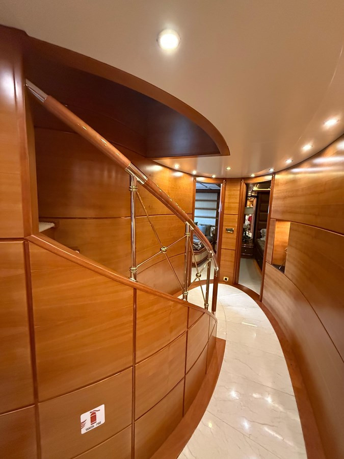 https://arconyachts.ams3.digitaloceanspaces.com/69639/conversions/large_4739468-optimize.jpg