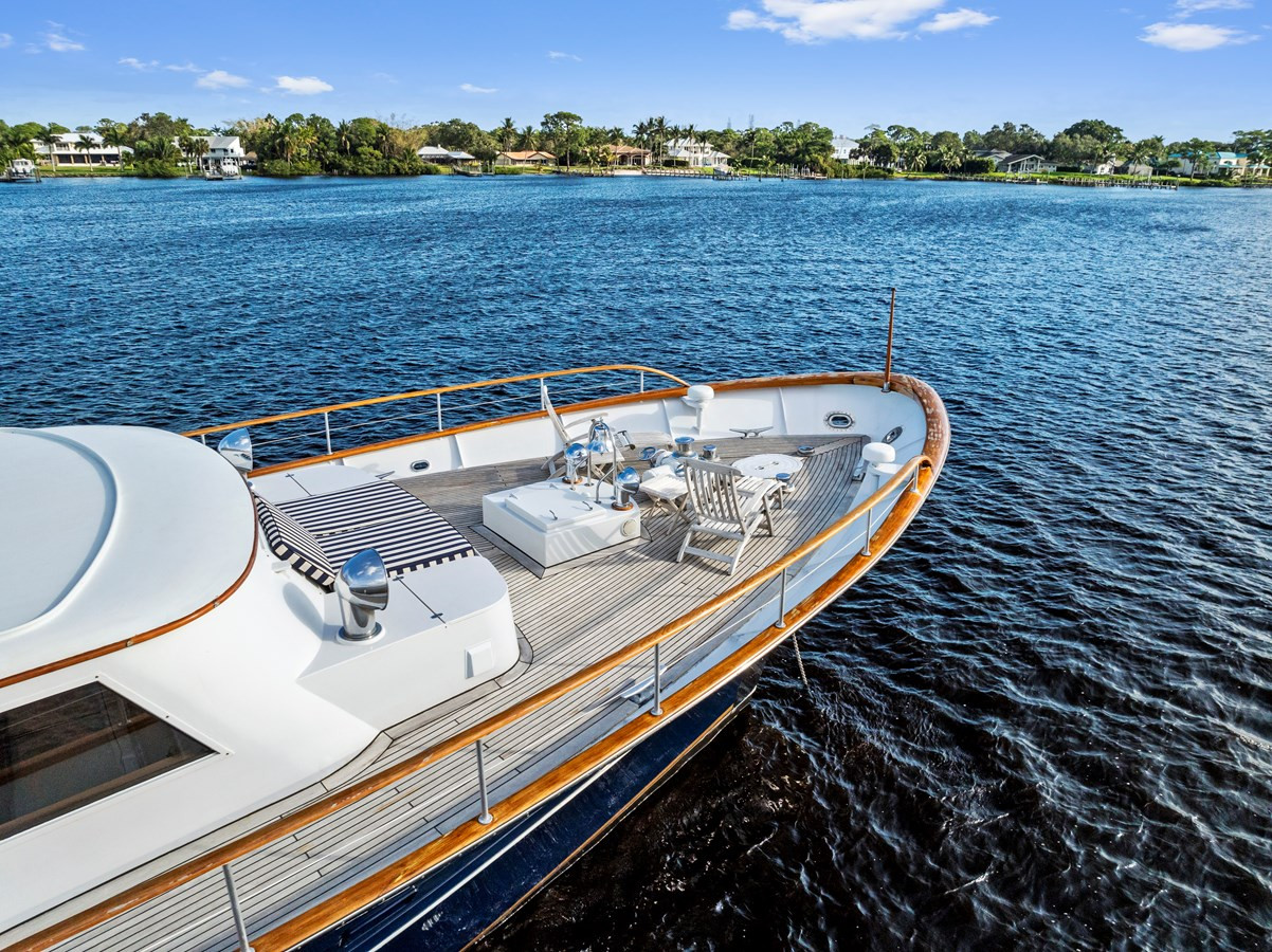 https://arconyachts.ams3.digitaloceanspaces.com/69697/conversions/large_4613944-optimize.jpg
