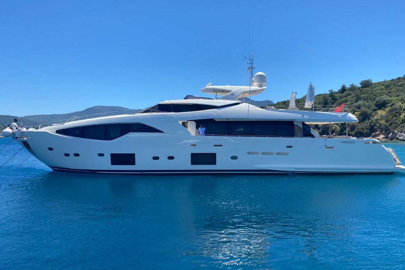 https://arconyachts.ams3.digitaloceanspaces.com/69710/conversions/large_4460927-optimize.jpg