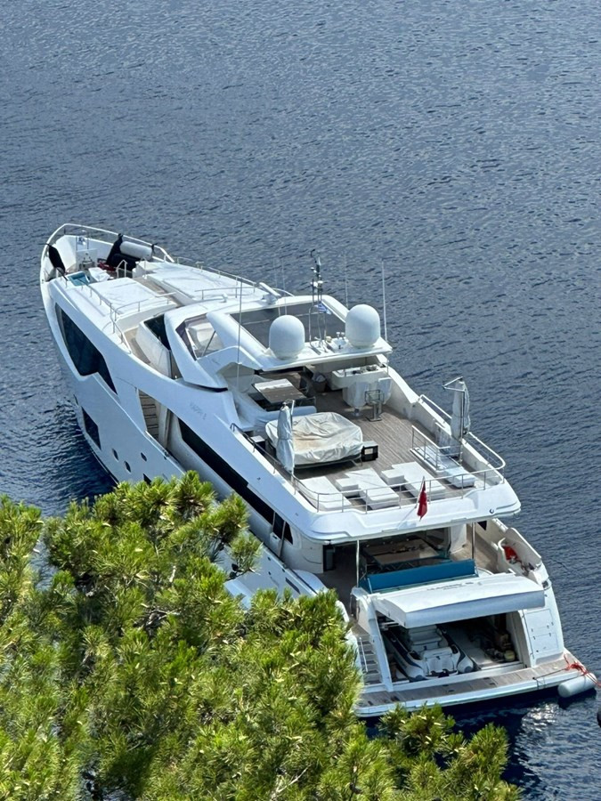 https://arconyachts.ams3.digitaloceanspaces.com/69718/conversions/large_4460953-optimize.jpg