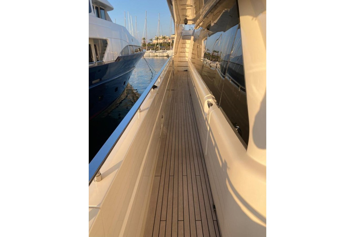 https://arconyachts.ams3.digitaloceanspaces.com/69728/conversions/large_4460933-optimize.jpg