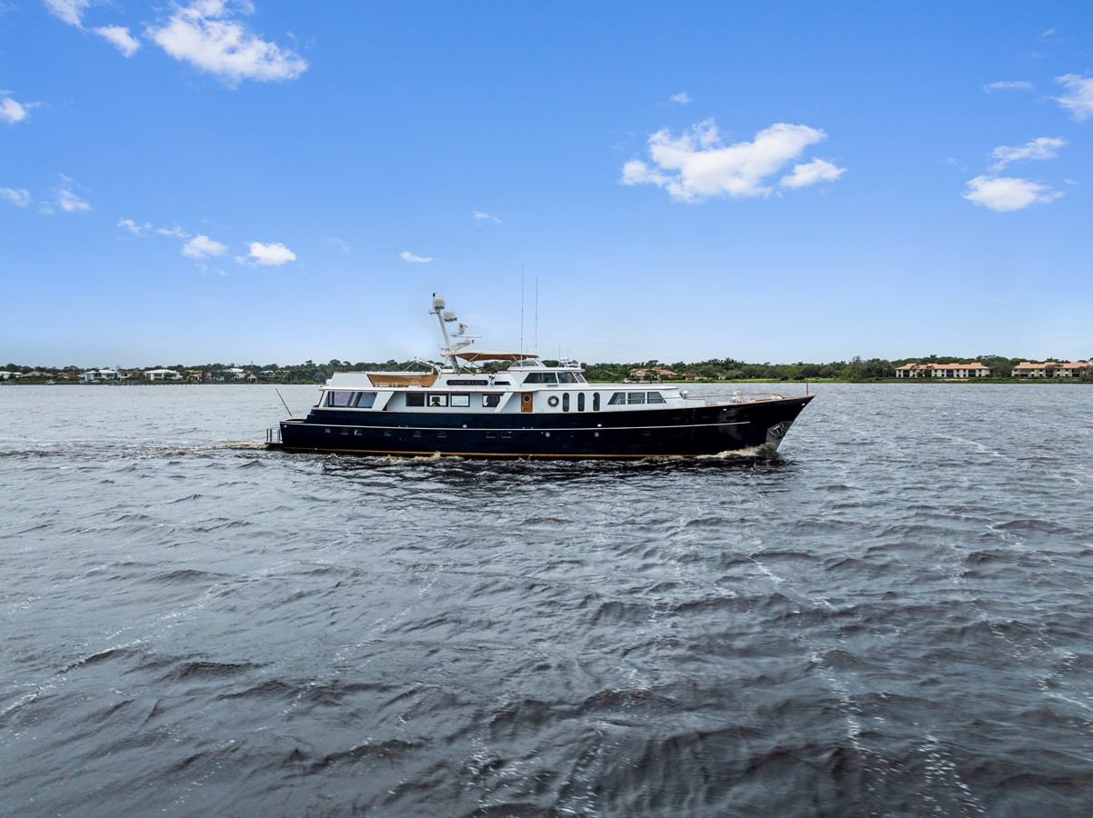 https://arconyachts.ams3.digitaloceanspaces.com/69739/conversions/large_4613960-optimize.jpg
