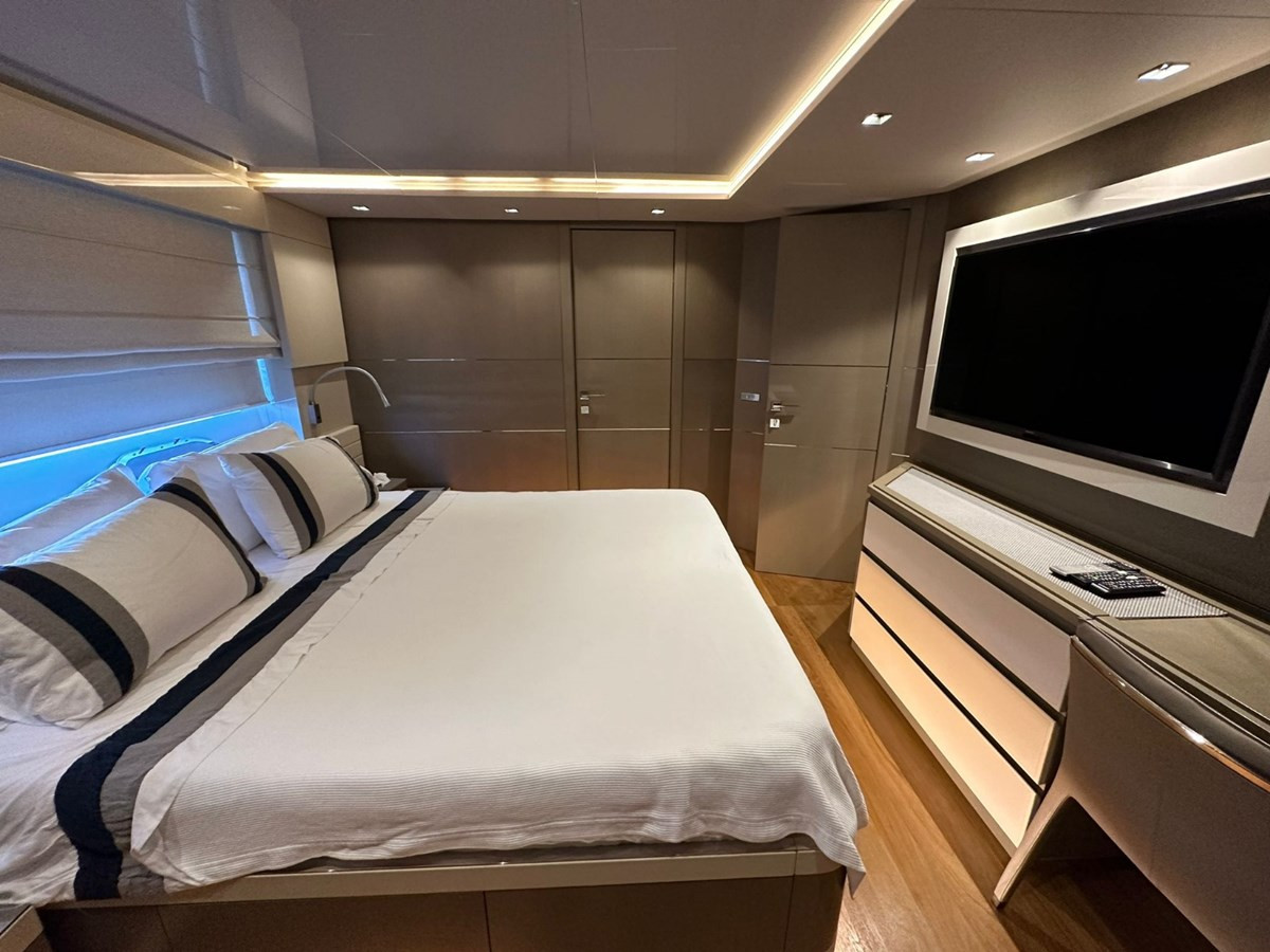 https://arconyachts.ams3.digitaloceanspaces.com/69746/conversions/large_4460946-optimize.jpg