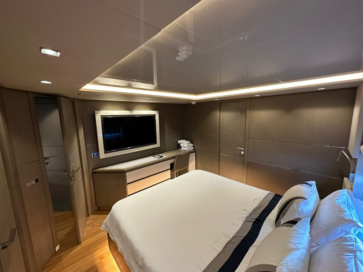 https://arconyachts.ams3.digitaloceanspaces.com/69749/conversions/large_4460945-optimize.jpg
