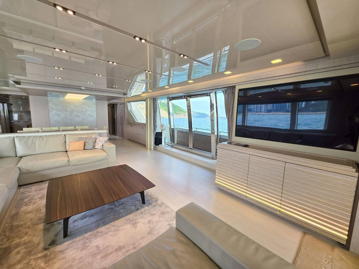 https://arconyachts.ams3.digitaloceanspaces.com/69779/conversions/large_4699535-optimize.jpg