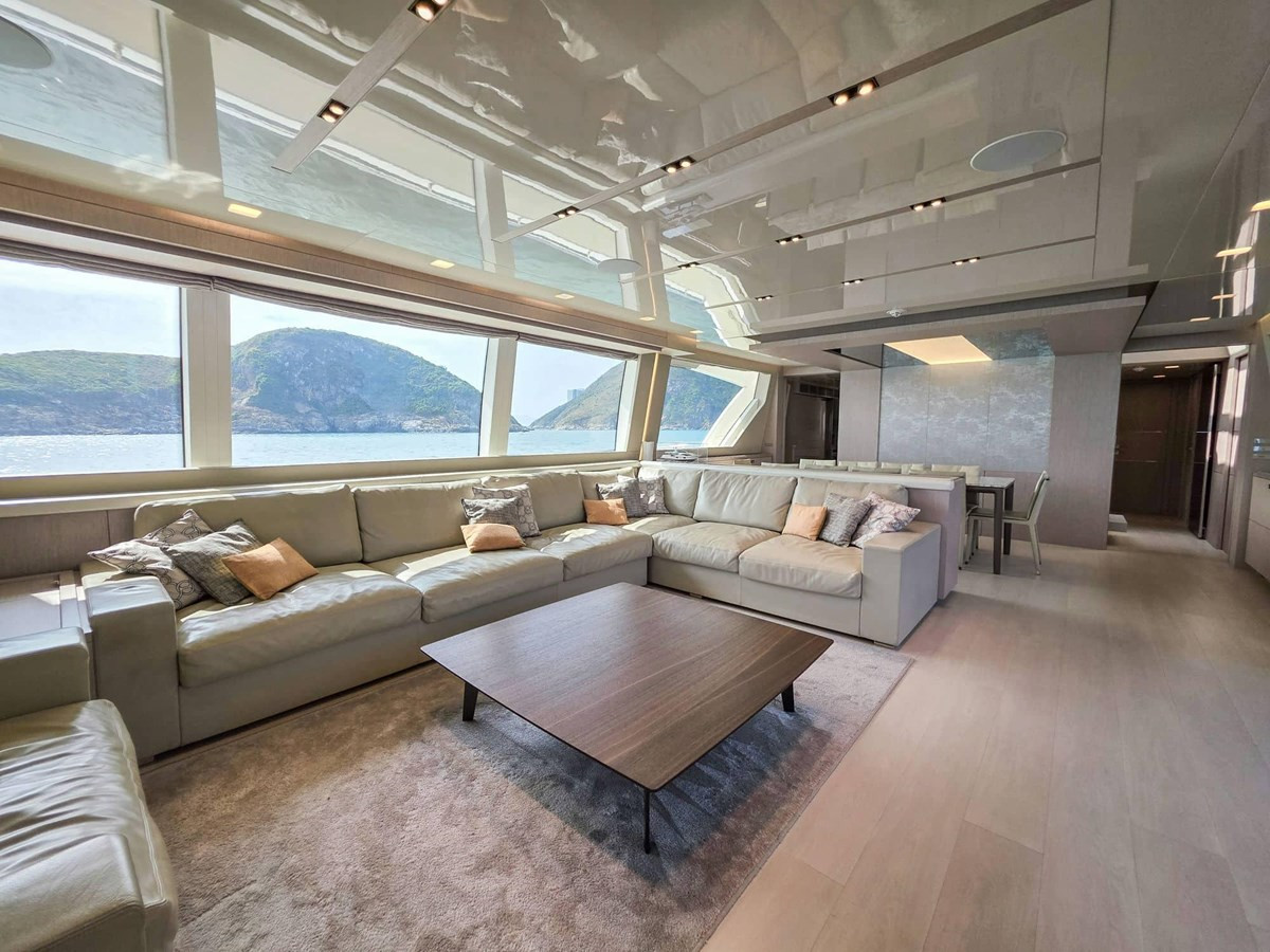 https://arconyachts.ams3.digitaloceanspaces.com/69801/conversions/large_4699542-optimize.jpg