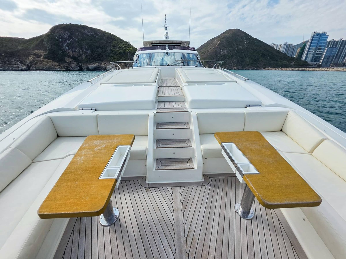 https://arconyachts.ams3.digitaloceanspaces.com/69810/conversions/large_4699545-optimize.jpg