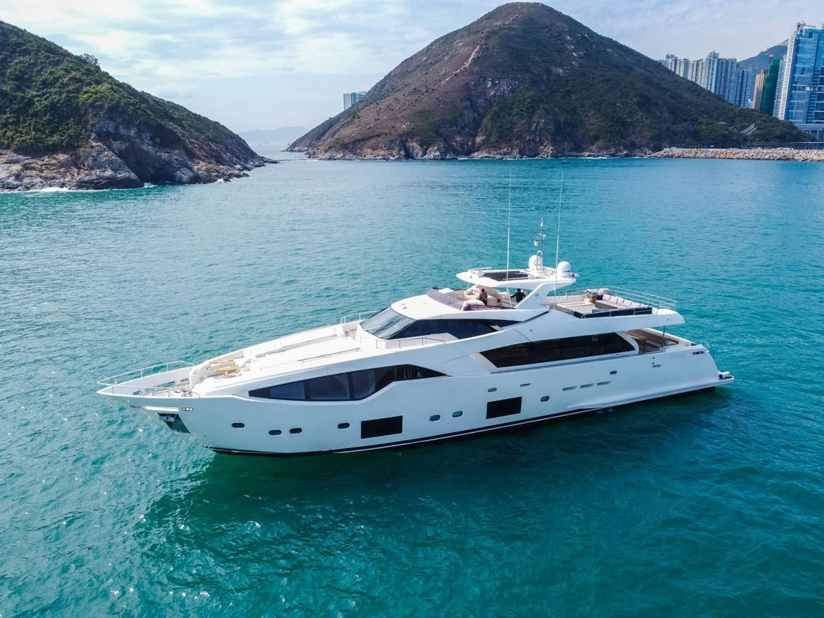 https://arconyachts.ams3.digitaloceanspaces.com/69834/conversions/large_4699553-optimize.jpg