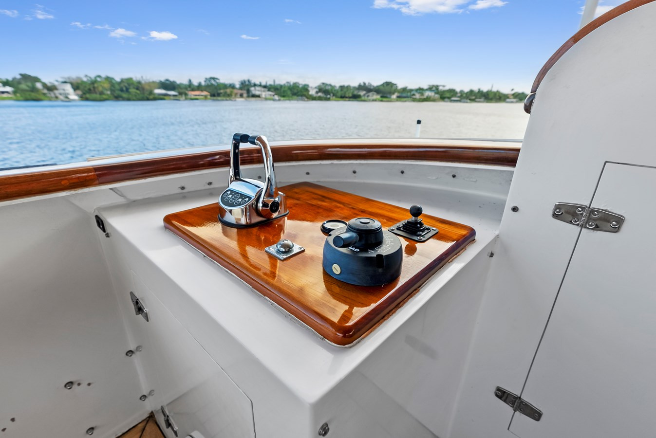 https://arconyachts.ams3.digitaloceanspaces.com/69847/conversions/large_4613998-optimize.jpg