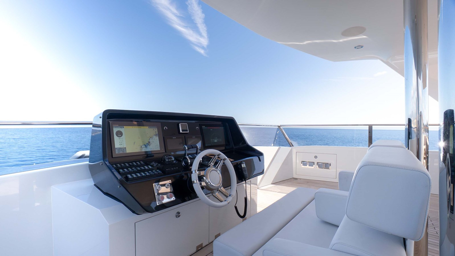 https://arconyachts.ams3.digitaloceanspaces.com/69973/conversions/large_4857045-optimize.jpg